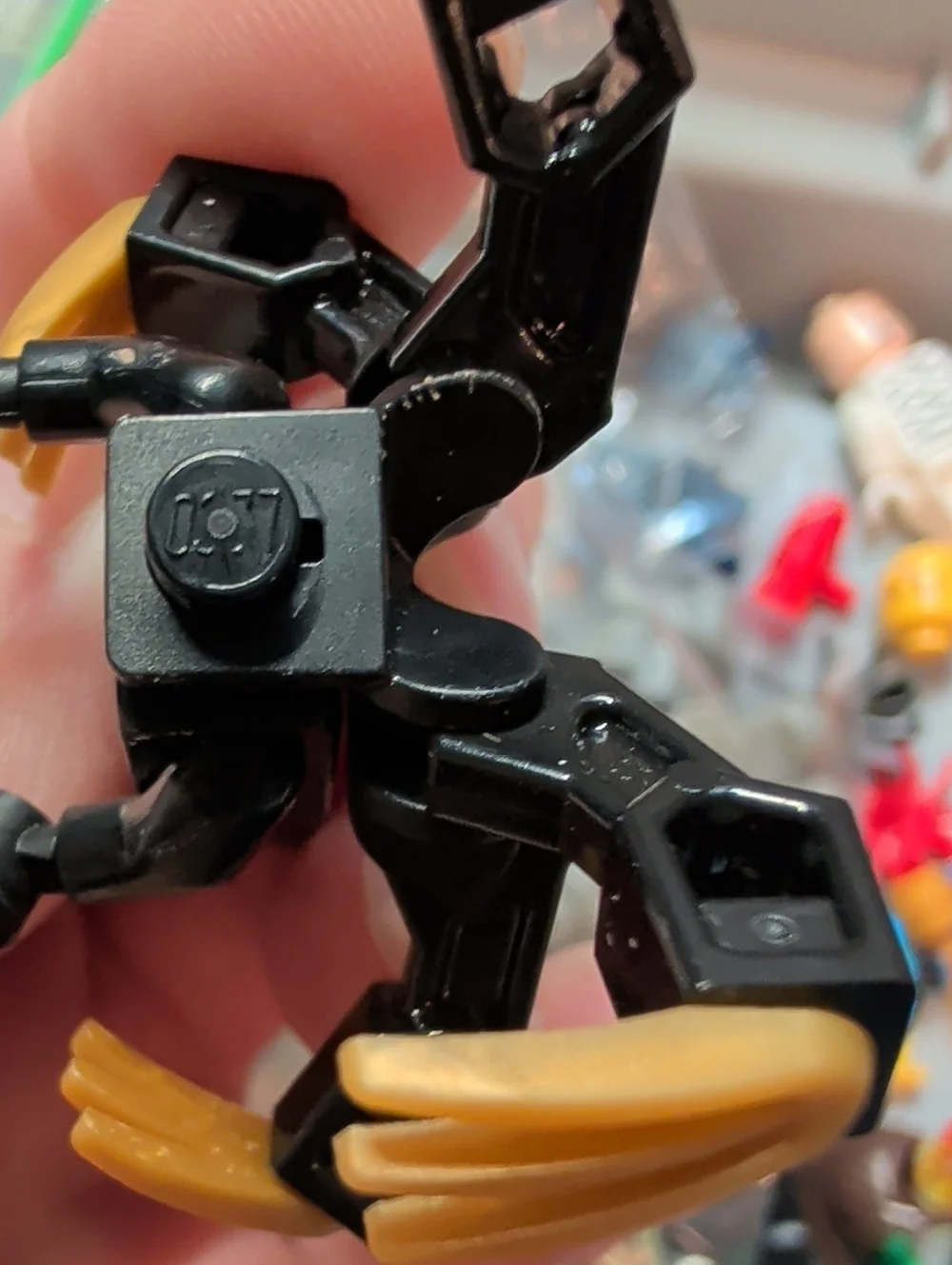 Lego Marvel Avengers Outrider Minofigure